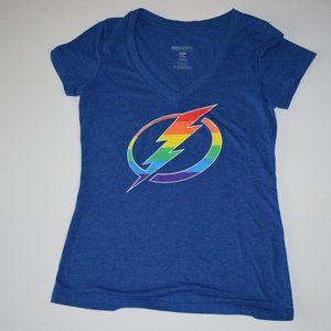🌈 Tampa Bay Lightning Pride Rainbow Bolts V-Neck Tee Shirt Top NHL Hockey M